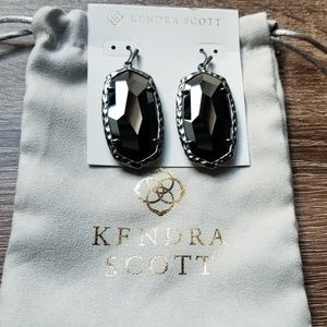 Ella Drop Earrings In Hematite